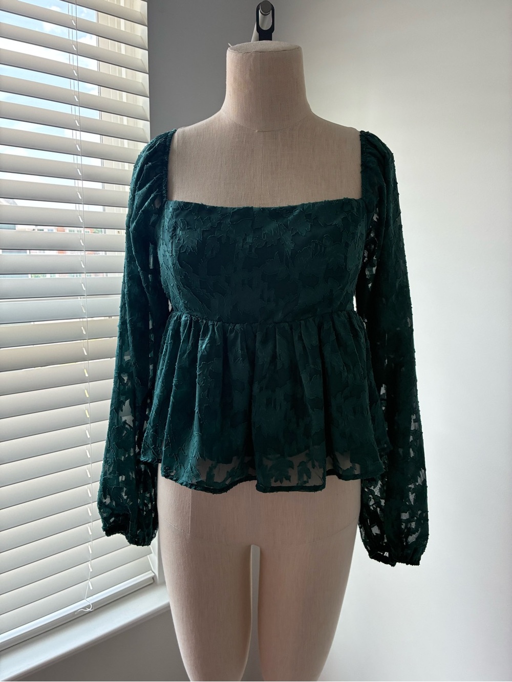 NWT Altar'd State Women's Linzyn Embroidered Hunter Green Babydoll Top